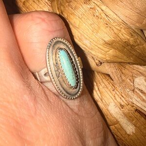 Vintage-Navajo Sterling silver with Turquoise Stone sz 6